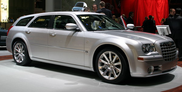  2010 chrysler break 300C SRT8 1.jpg